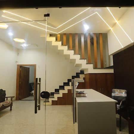 Hotel Garima Ujjain Eksteriør bilde
