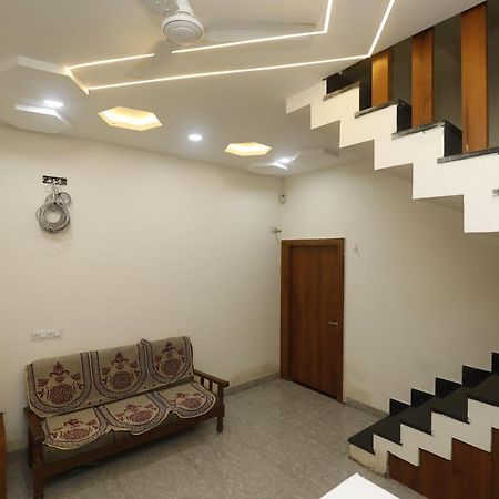 Hotel Garima Ujjain Eksteriør bilde