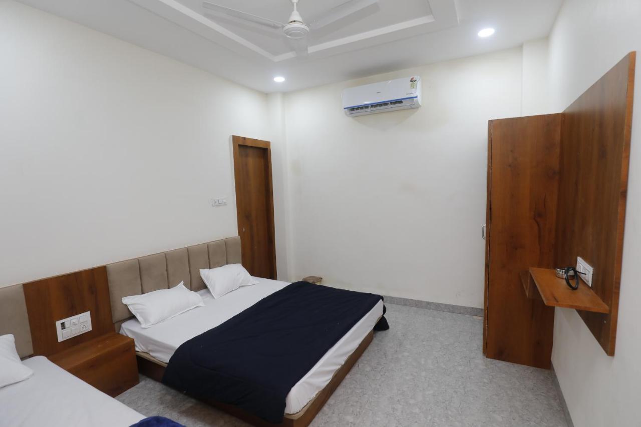 Hotel Garima Ujjain Eksteriør bilde