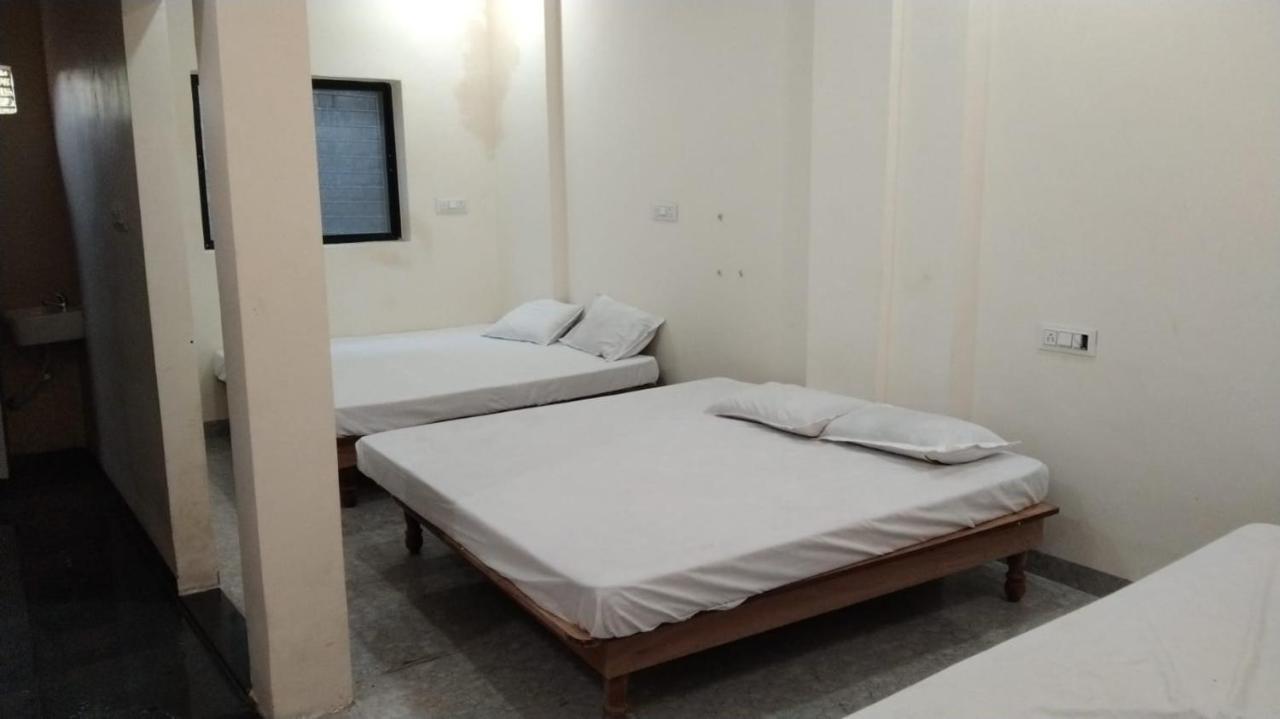 Hotel Garima Ujjain Eksteriør bilde