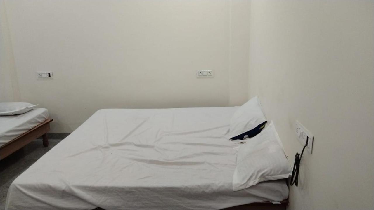Hotel Garima Ujjain Eksteriør bilde